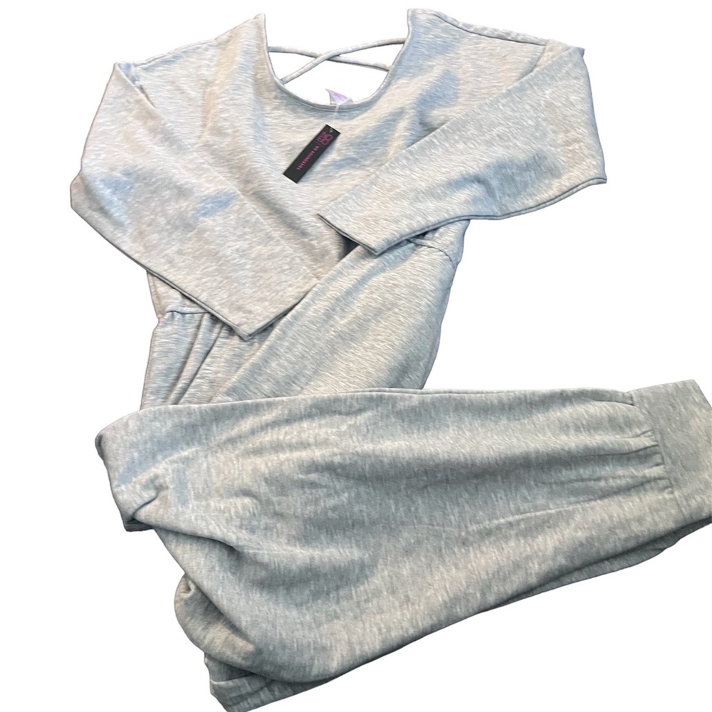 Grey jump suite….so cute for around the house or out to dinner…